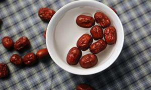 紅棗主力合約價格觸及漲停價10955元/噸 預計2021年紅棗交易價格高低均有