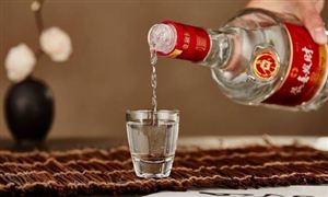 白酒股強勢大漲 中低端白酒市場潛力分析