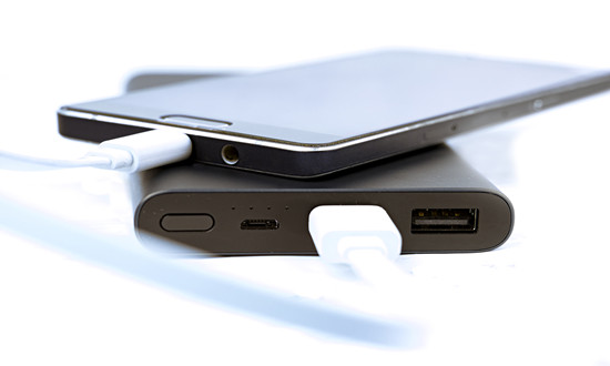 便攜式移動電源屬于移動電源的一個分類 移動式便攜電源行業市場深度分析