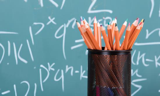 智慧教室是多媒體和網(wǎng)絡(luò)教室的高端形態(tài) 中國(guó)智慧教室行業(yè)發(fā)展策略研究