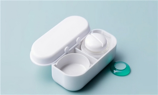 隱形眼鏡護理液行業發展分析