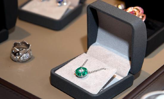 金銀珠寶首飾行業現狀：上半年金銀珠寶類商品零售額達1689億元