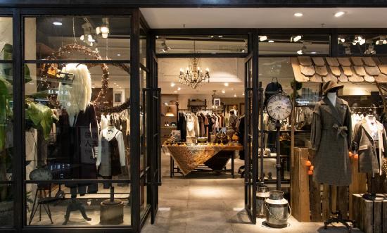 2023年快時(shí)尚服裝行業(yè)市場(chǎng)現(xiàn)狀調(diào)查：快時(shí)尚服裝品牌在中國(guó)遇冷