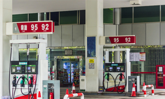 杭州加油站已進化到機器人加油 加油站行業(yè)未來市場前瞻分析