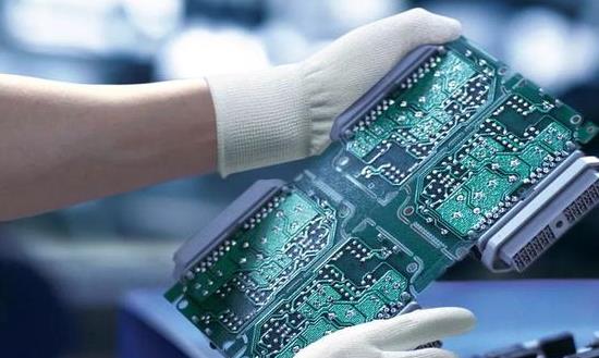 2024電子信息制造行業投資研究與市場機遇：技術創新產業化進程即將加速