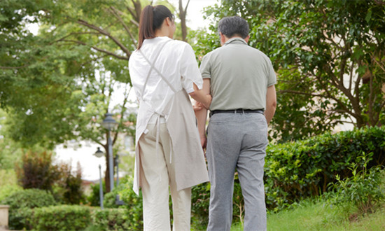 養(yǎng)老服務(wù)中心行業(yè)發(fā)展環(huán)境及市場(chǎng)前景分析