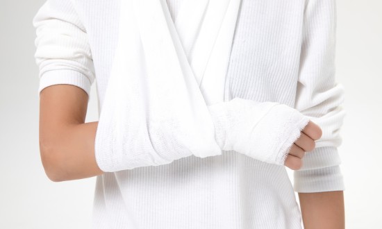 2024年中國骨折固定材料行業的產業鏈上下游結構及市場供需分析