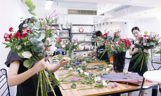 2024年花藝培訓(xùn)學(xué)校行業(yè)的產(chǎn)業(yè)鏈上下游結(jié)構(gòu)及投資趨勢(shì)分析