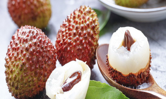 70萬斤“妃子笑”荔枝拍出458.57萬元 荔枝種植行業市場前景趨勢分析