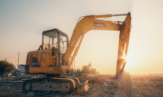 挖掘機內銷同比增長近三成 挖掘機行業市場現狀及前景趨勢分析