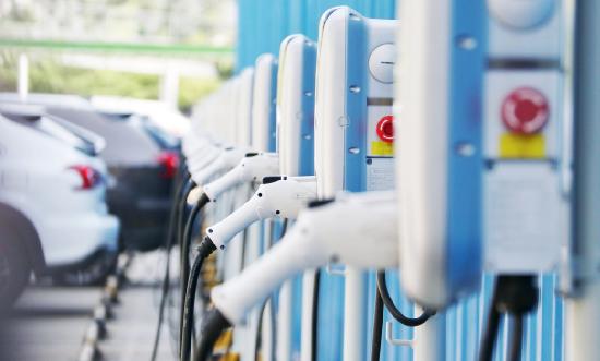 充電設施行業分析：新能源汽車保有量超過2000萬輛 多家企業正推動共享充電設施落地