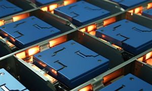 2025鋰電池行業(yè)大洗牌前夜：兼并重組如何重構(gòu)萬億產(chǎn)業(yè)鏈?