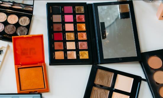 2025年中國化妝品塑料包裝行業競爭分析及發展前景預測