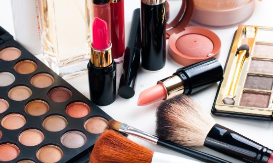 2025中國化妝品行業深度調研及市場規模、競爭格局分析