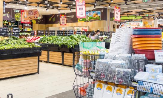 2025年中國(guó)食品飲料行業(yè)：消費(fèi)分級(jí)下的新增長(zhǎng)邏輯與產(chǎn)業(yè)突圍戰(zhàn)